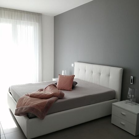 Sea View Apartment Монополі Екстер'єр фото